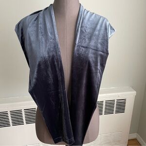 Gray plush velvet pull on leggings. Size small